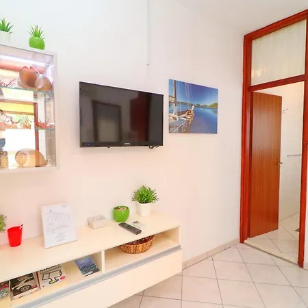 Apartment Seafront Anthony Lastovo