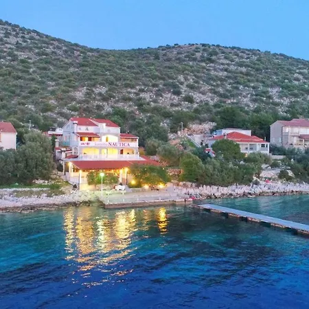 Seafront Anthony Apartman *